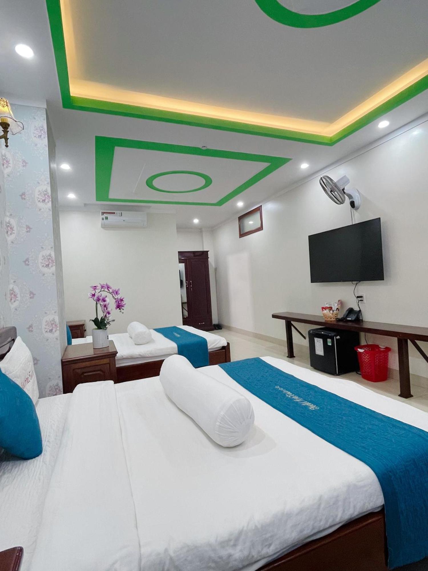 Anh Tuan Hotel & Coffee - Pleiku, Gia Lai Exteriör bild