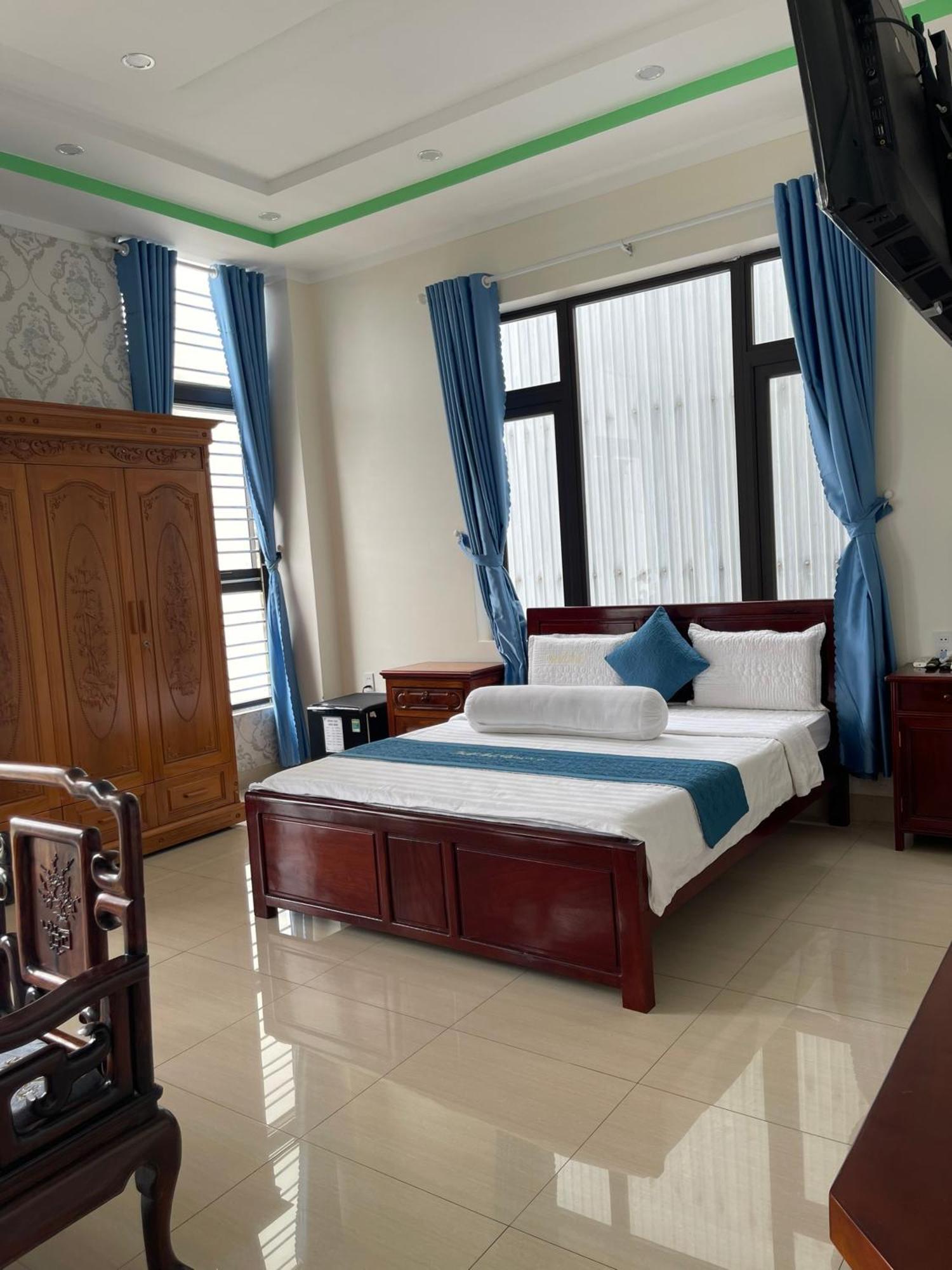 Anh Tuan Hotel & Coffee - Pleiku, Gia Lai Exteriör bild