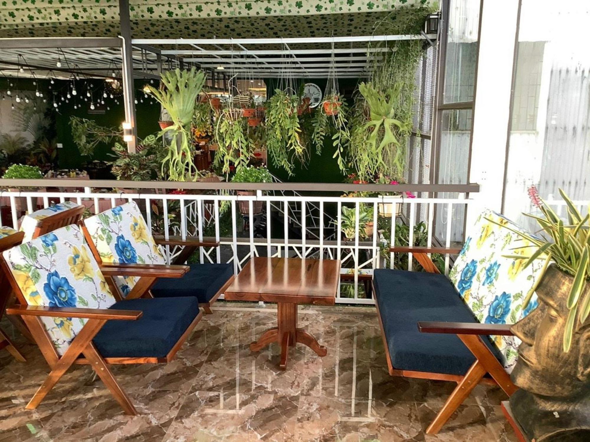 Anh Tuan Hotel & Coffee - Pleiku, Gia Lai Exteriör bild